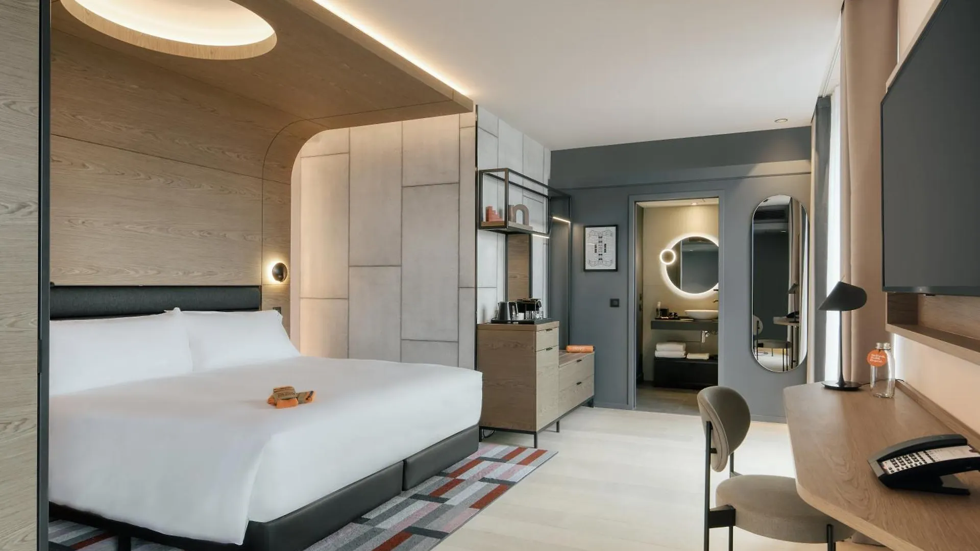 **** Hotel Canopy By Hilton Paris Eiffel Tower France