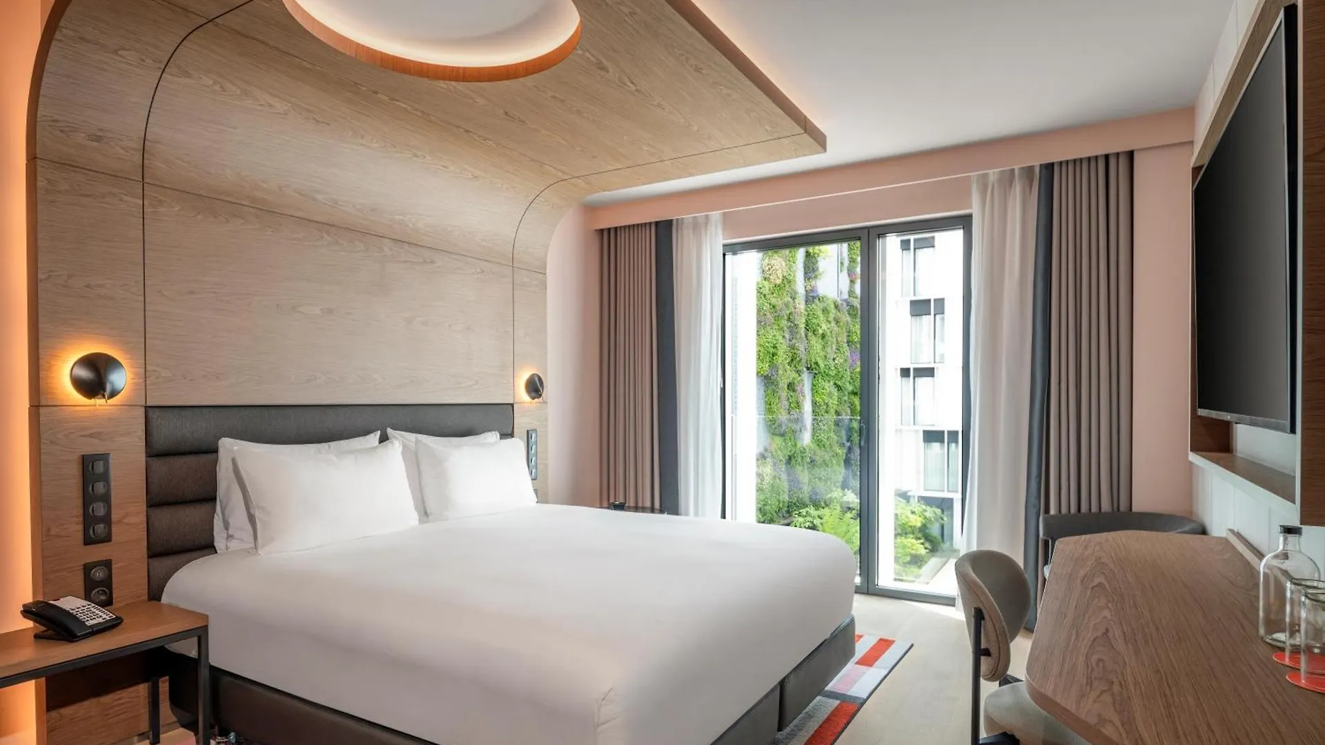 **** Hotel Canopy By Hilton Paris Eiffel Tower France